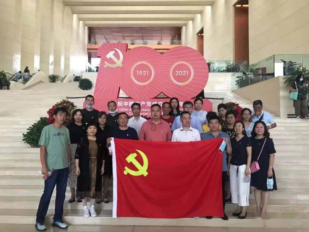 这一电商巨头宣布：裁员！